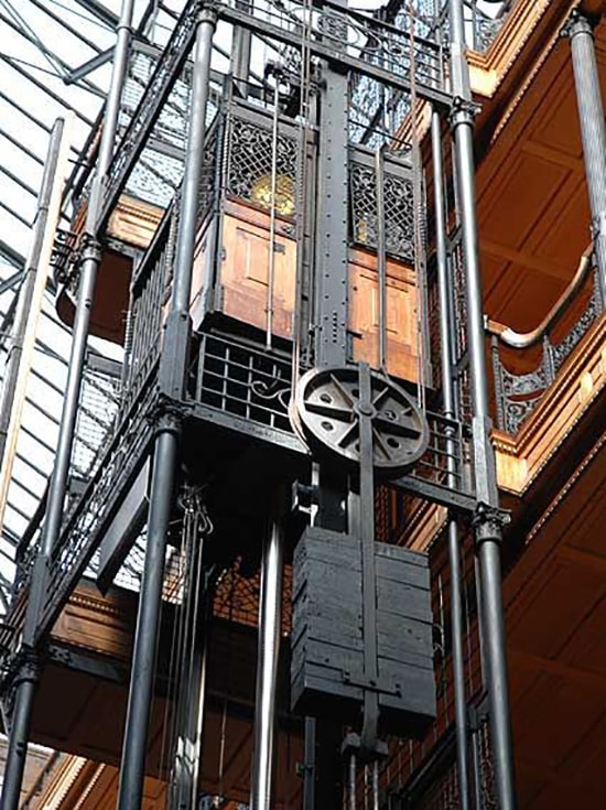 thang máy cổ nhất thế giới