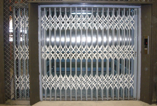 cửa thang máy kiểu sắt xếp